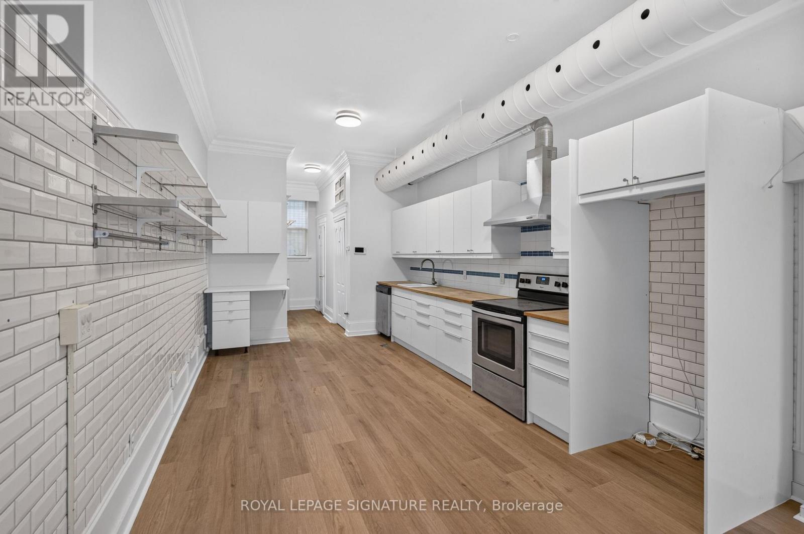 Main Floor - 1136 Eglinton Avenue W, Toronto, Ontario  M6C 2E2 - Photo 8 - C14129920