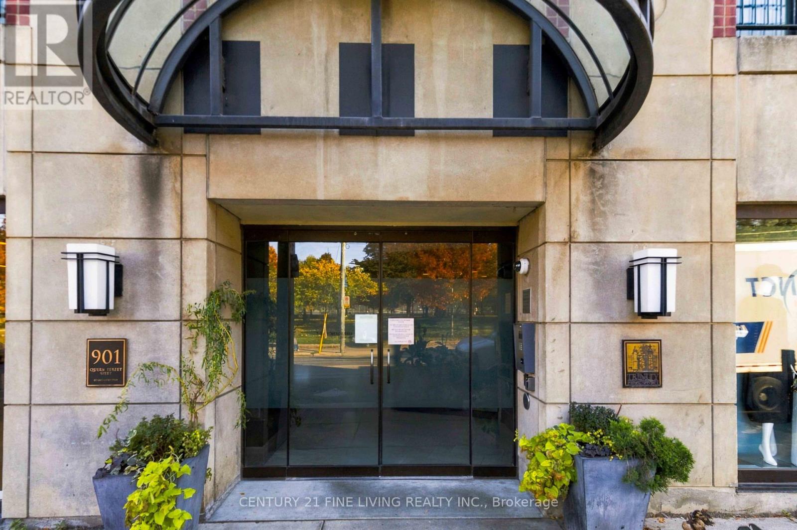 419 - 901 QUEEN STREET W, Toronto, Ontario
