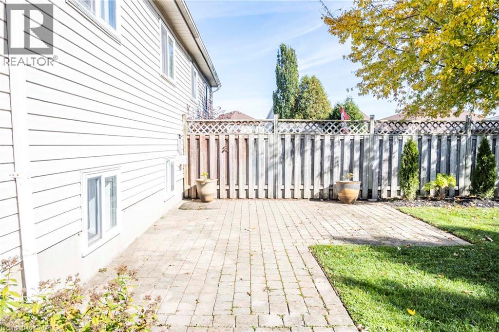 729 Fairway Court, Kitchener, Ontario  N2A 4B4 - Photo 35 - 40874208