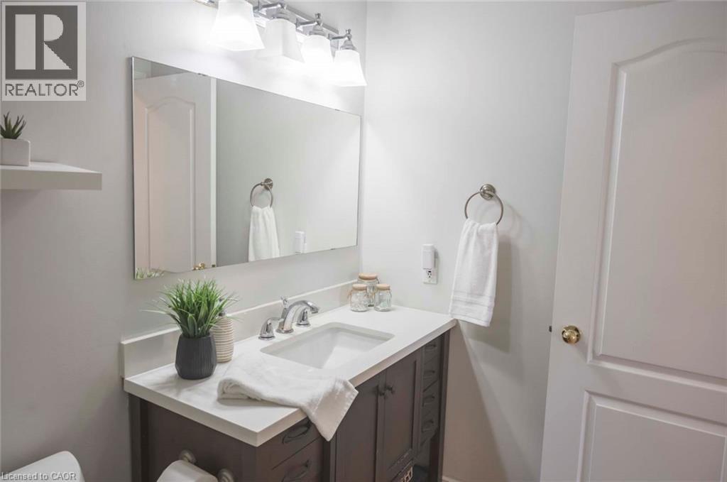 729 Fairway Court, Kitchener, Ontario  N2A 4B4 - Photo 16 - 40874208