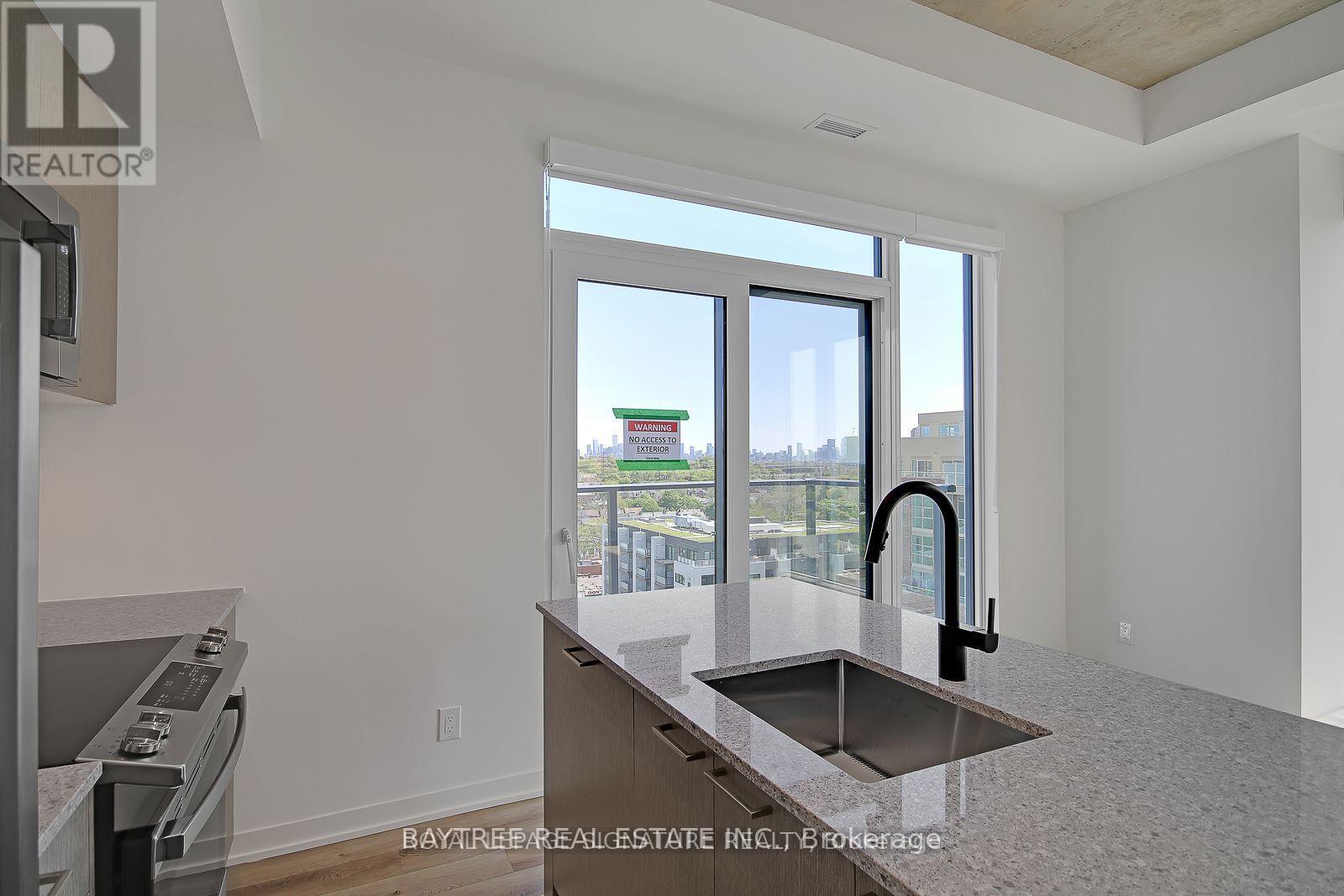 1003 - 1808 St Clair Avenue W, Toronto, Ontario  M6N 0C1 - Photo 2 - W14129912