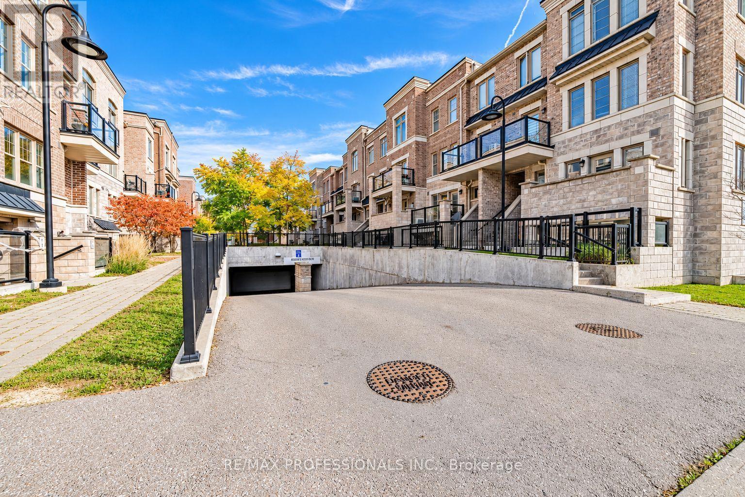11 - 2335 Sheppard Avenue W, Toronto, Ontario  M9M 0E9 - Photo 39 - W14129938