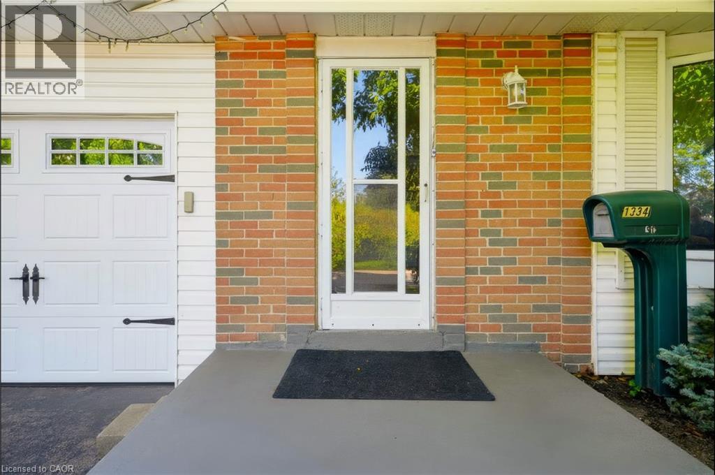 1334 Sycamore Drive, Burlington, Ontario  L7M 1H2 - Photo 5 - 40858663