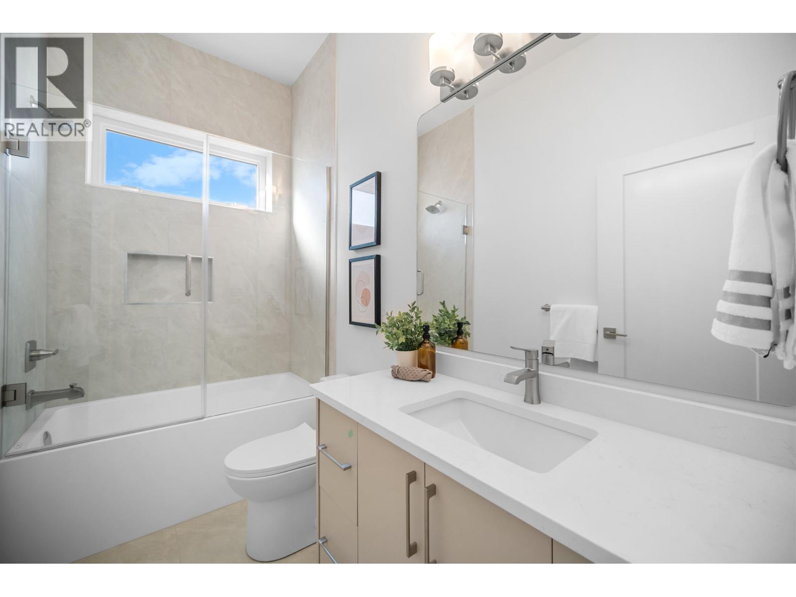 2 1613 E 58th Avenue, Vancouver, British Columbia  V5P 2C1 - Photo 4 - R3179595