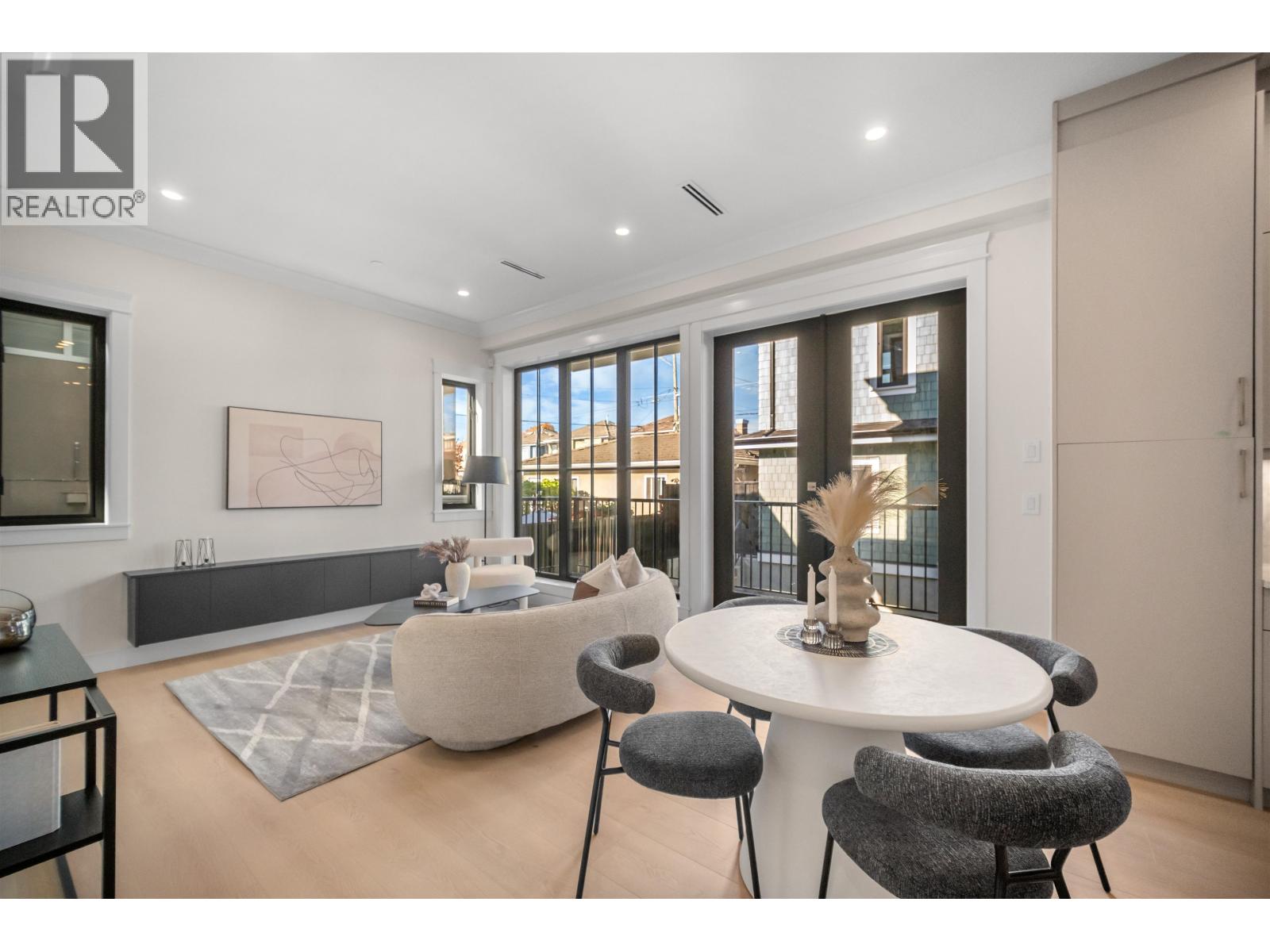 2 1613 E 58th Avenue, Vancouver, British Columbia  V5P 2C1 - Photo 1 - R3179595