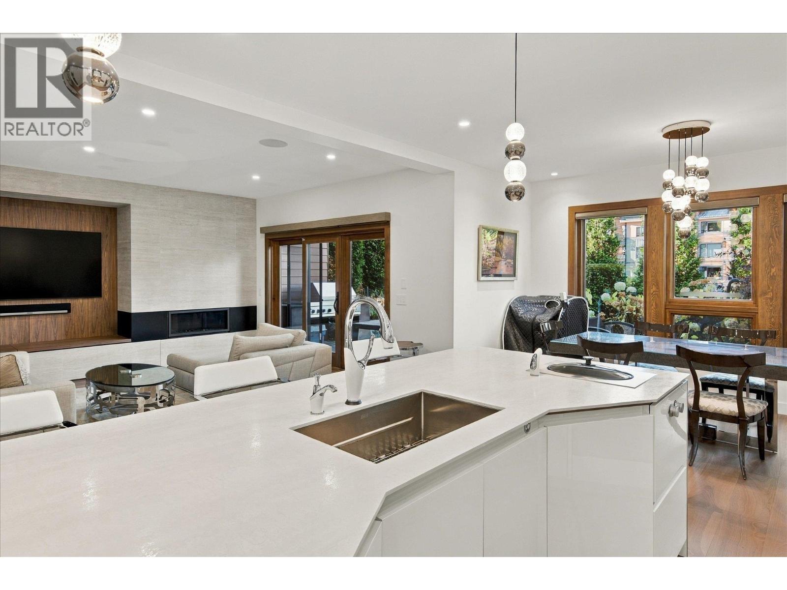 1213 MOUNT FEE ROAD