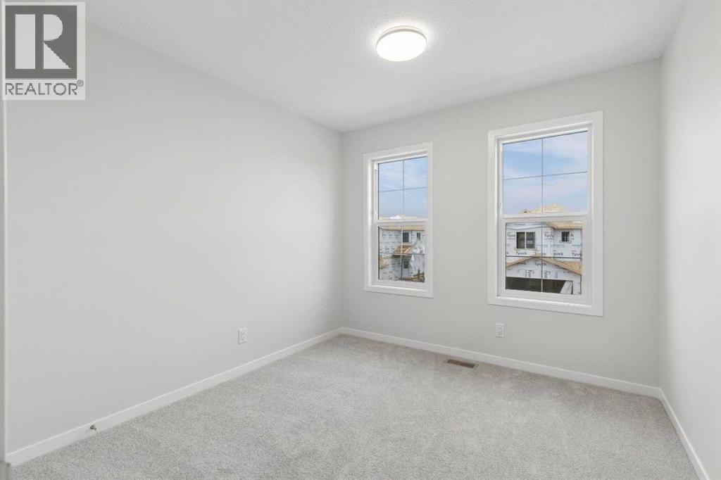 32 Snowberry Common SE