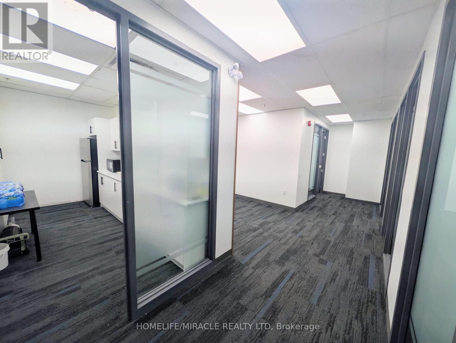 203 - 6660 Kennedy Road, Mississauga, Ontario  L5T 2M9 - Photo 2 - W13874428