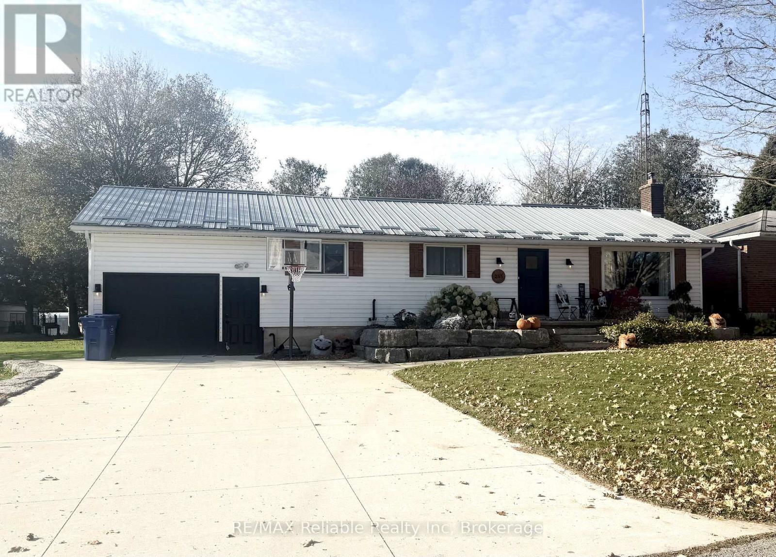 255 Hamilton Street, North Huron, Ontario  N0M 1H0 - Photo 6 - X14130092