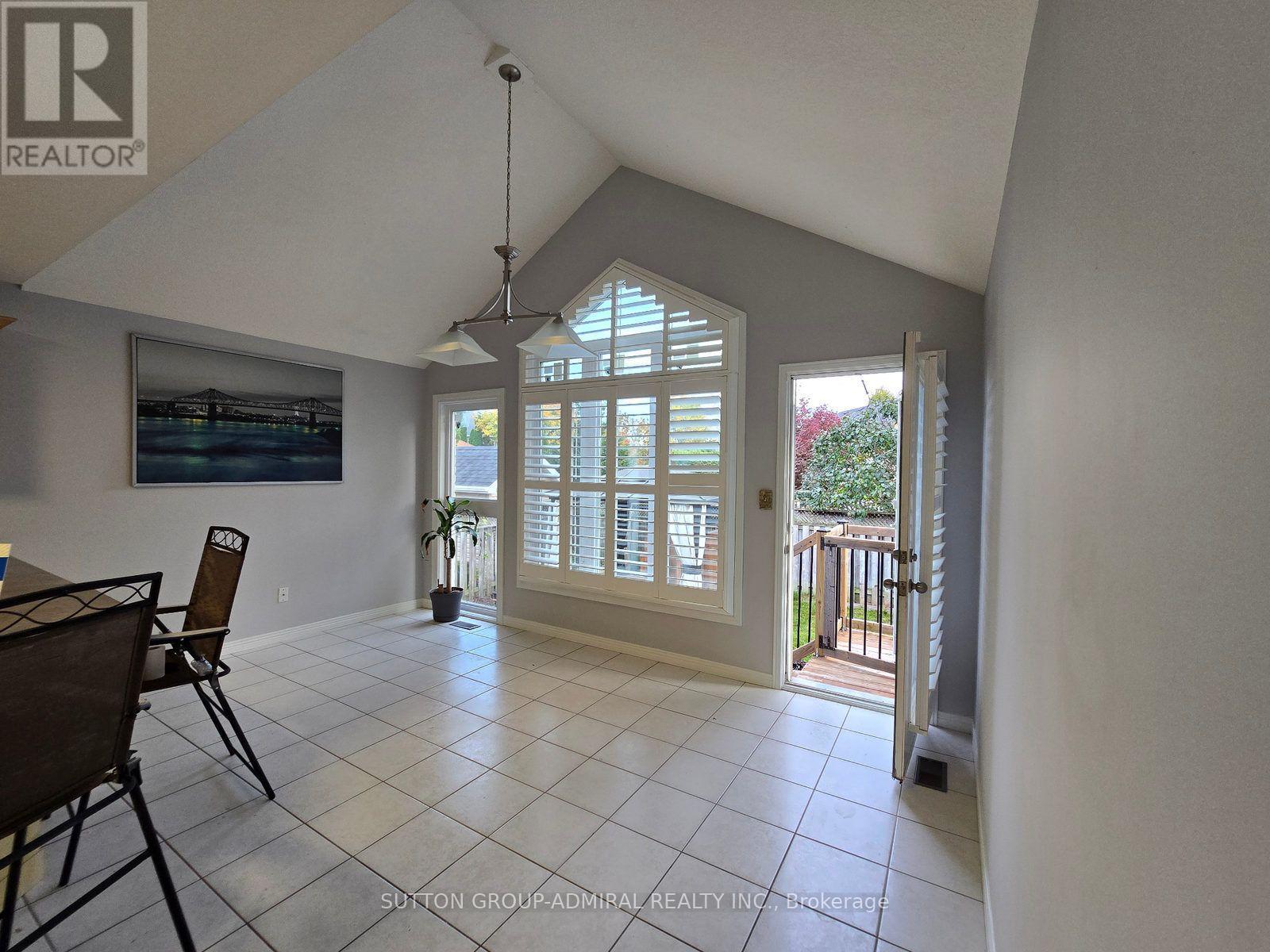Main Flr - 195 Ryerson Crescent, Oshawa, Ontario L1G 8A8 - Photo 3 - E14129994