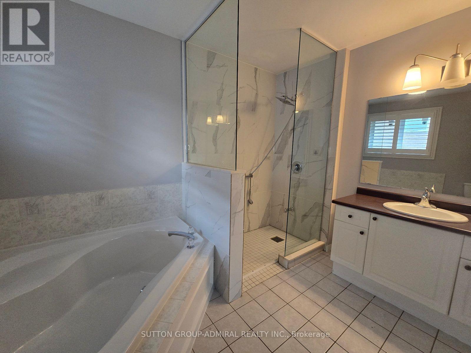 Main Flr - 195 Ryerson Crescent, Oshawa, Ontario L1G 8A8 - Photo 6 - E14129994