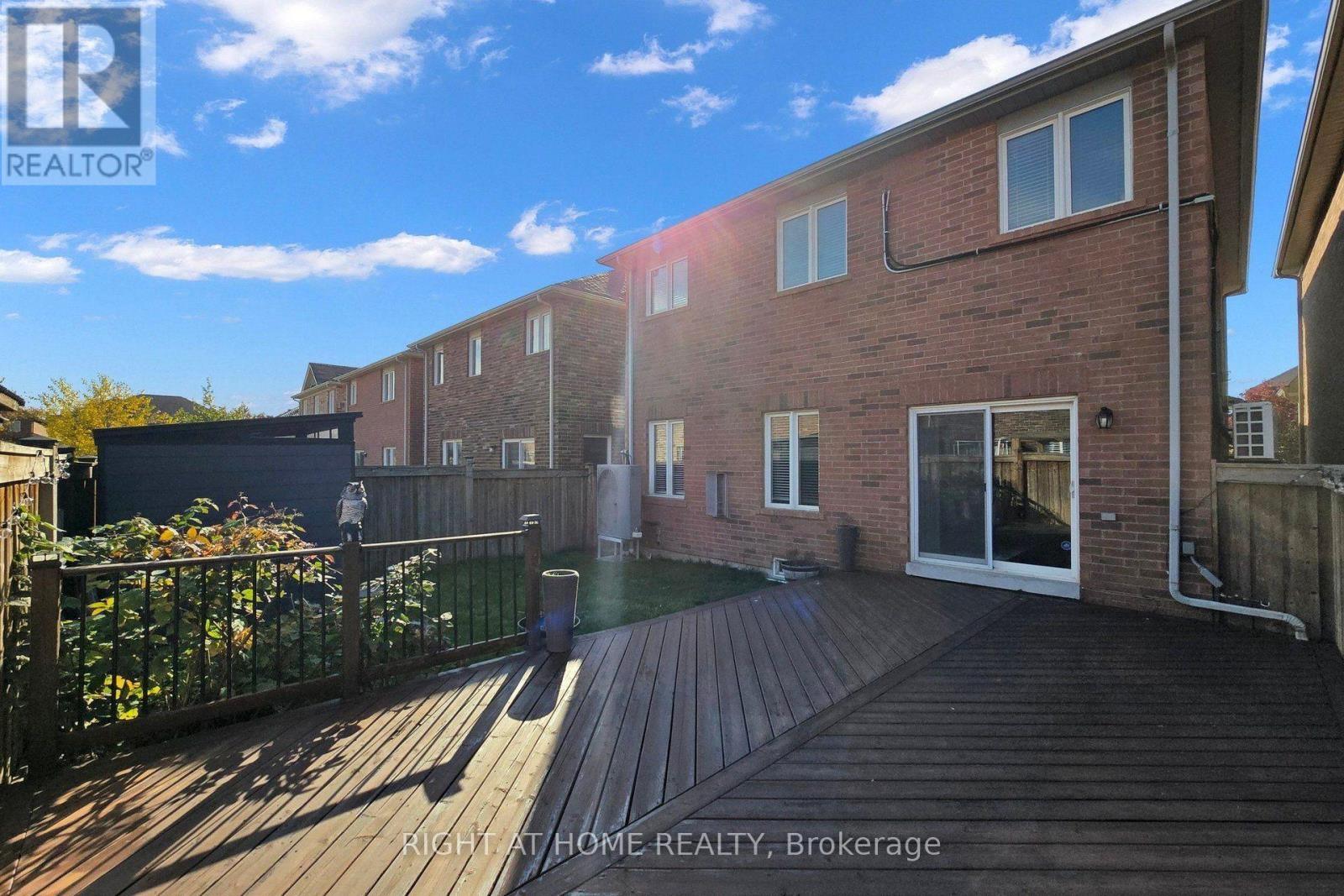 27 Chambersburg Way, Whitchurch-Stouffville (Stouffville), Ontario  L4A 0X9 - Photo 34 - N14130070