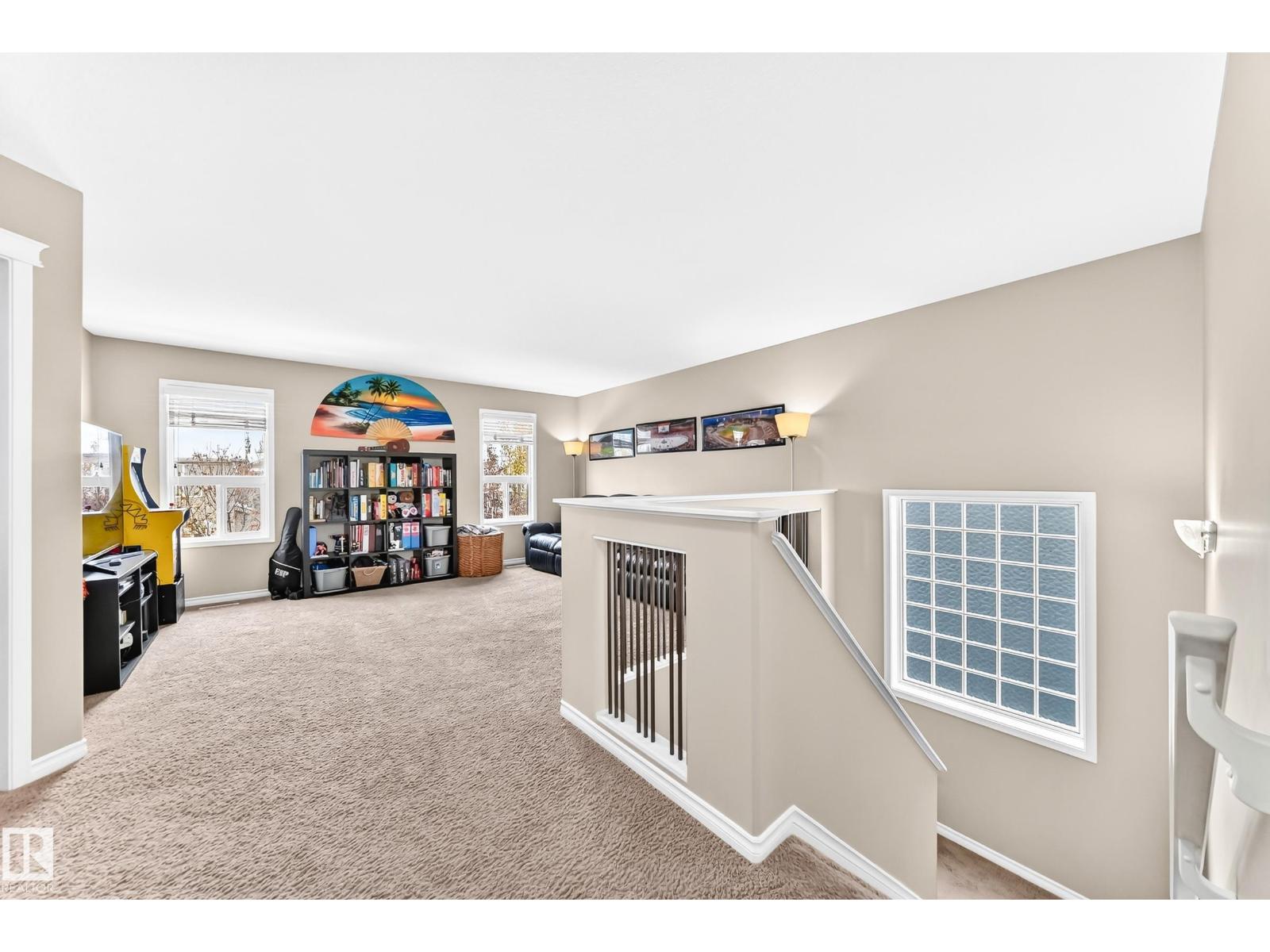 94 ELLINGTON CR
