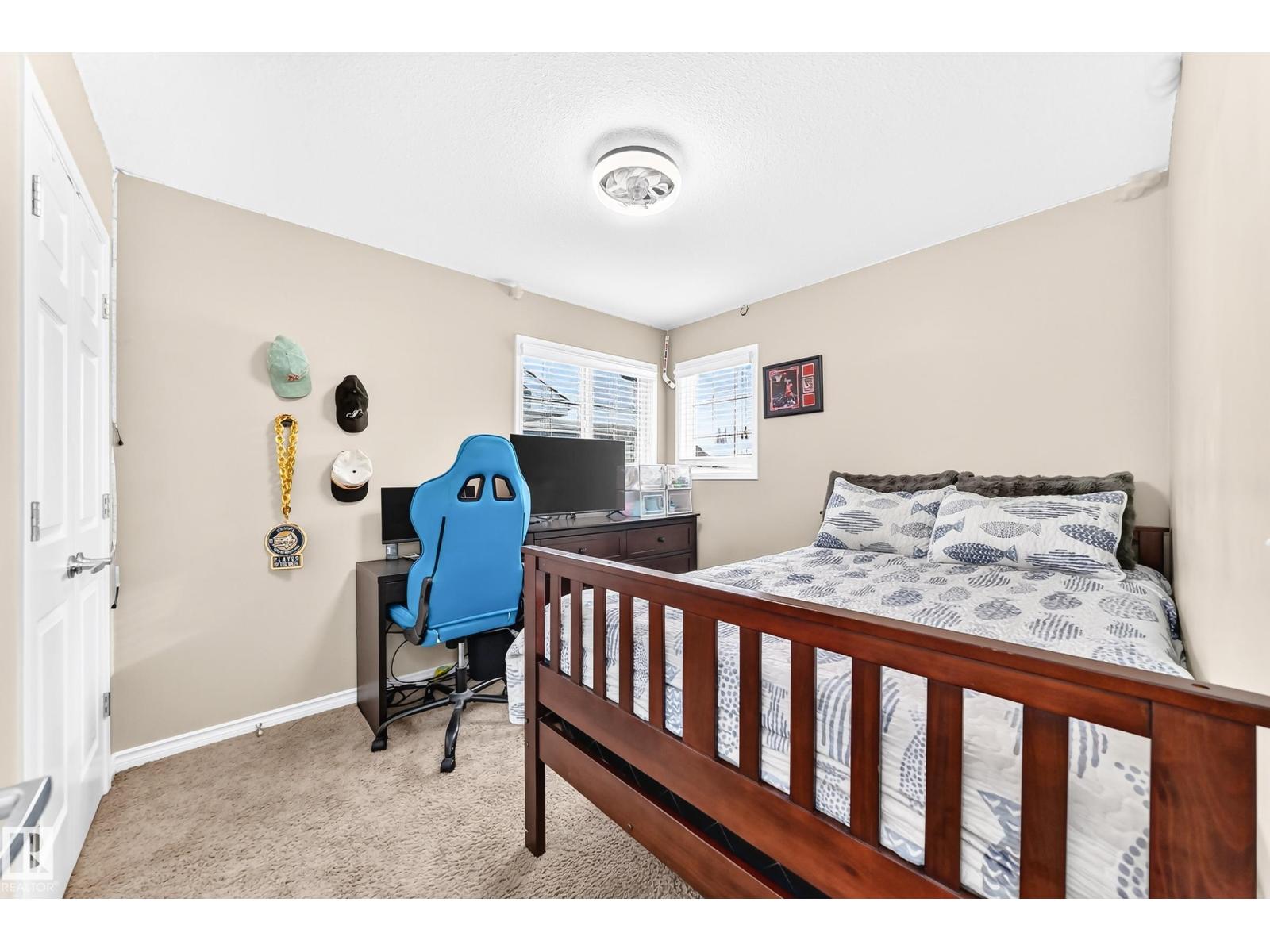 94 ELLINGTON CR