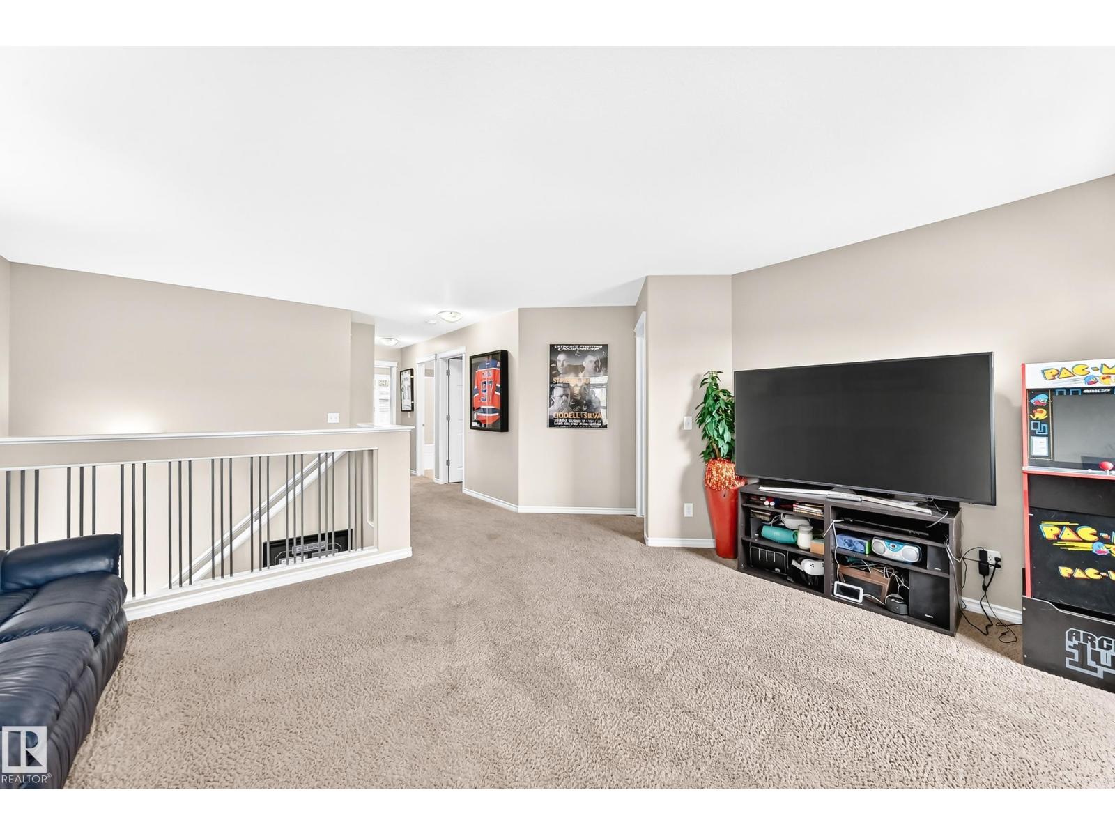 94 ELLINGTON CR