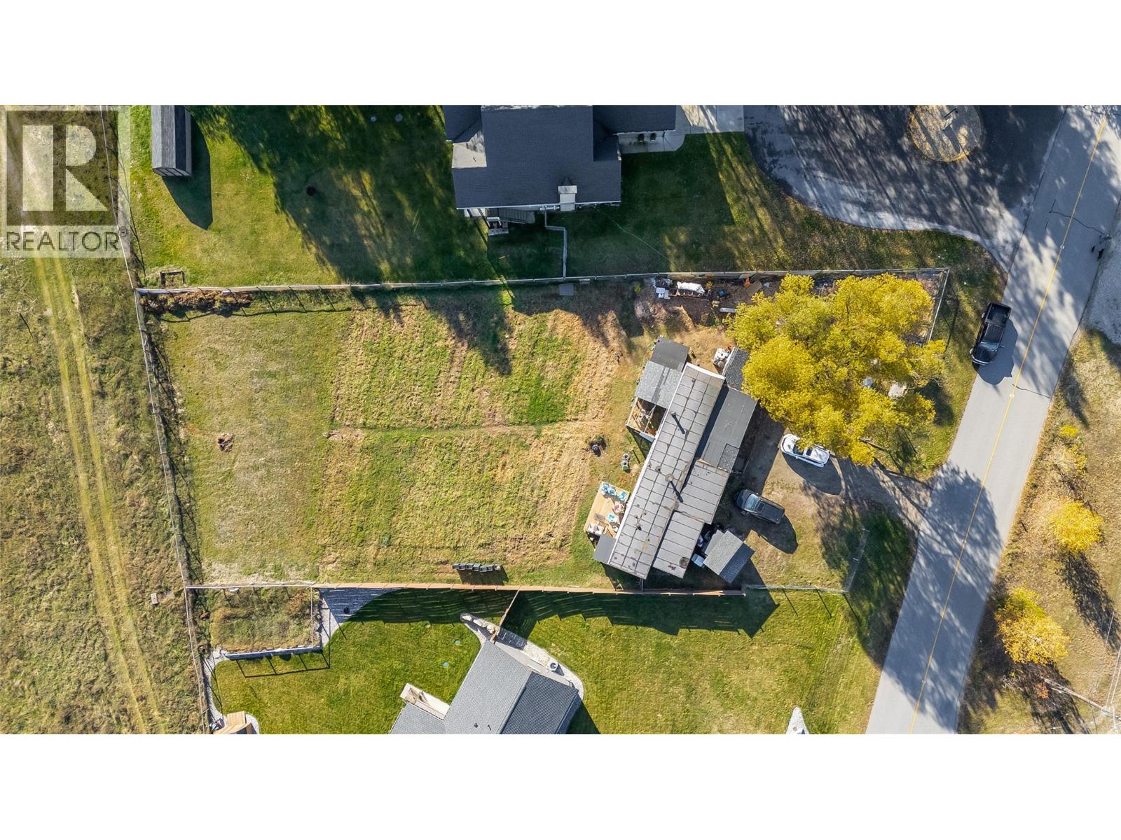894 Waterloo Road, Castlegar, British Columbia  V1N 4K8 - Photo 12 - 10404838