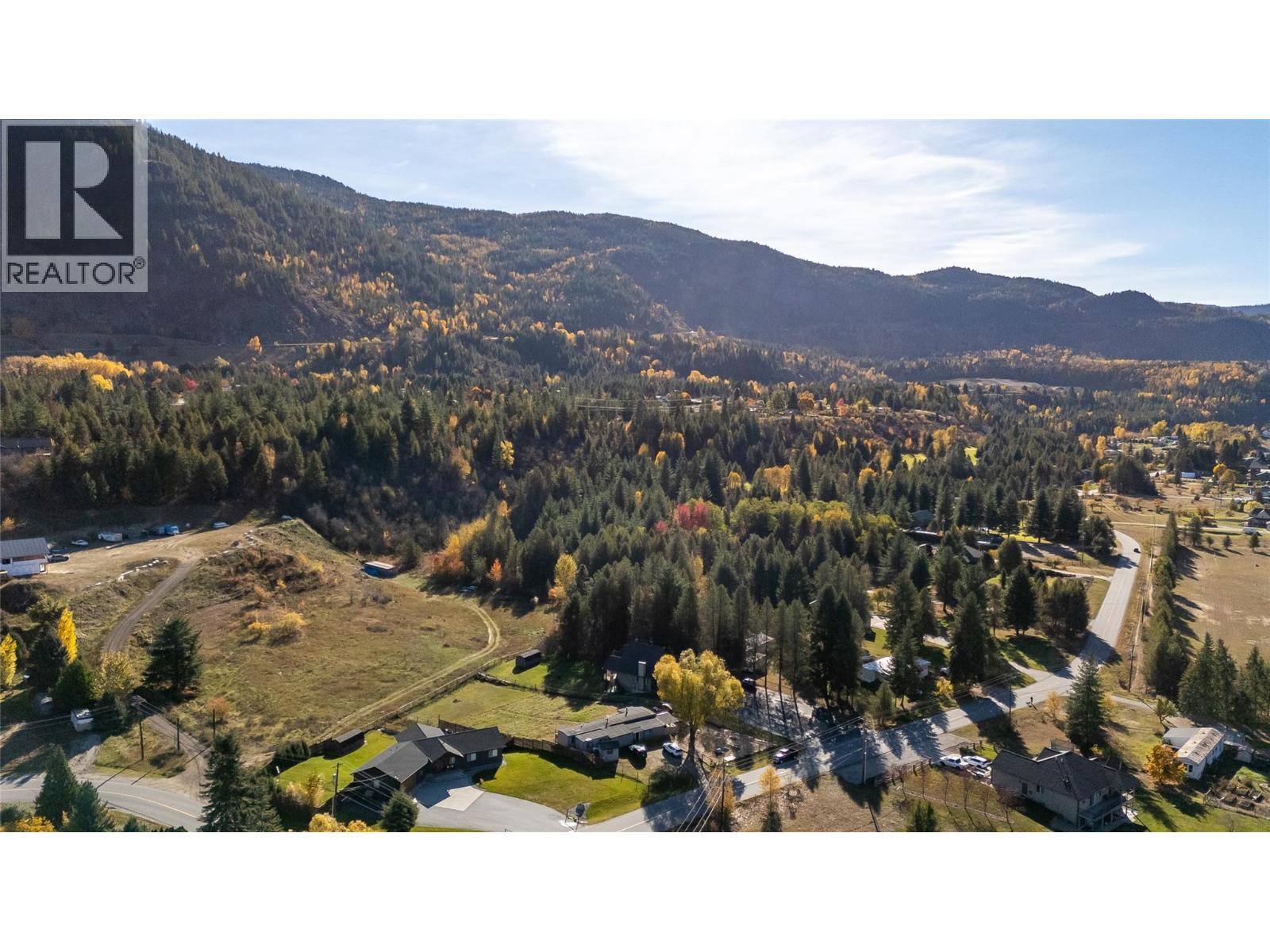 894 Waterloo Road, Castlegar, British Columbia  V1N 4K8 - Photo 13 - 10404838