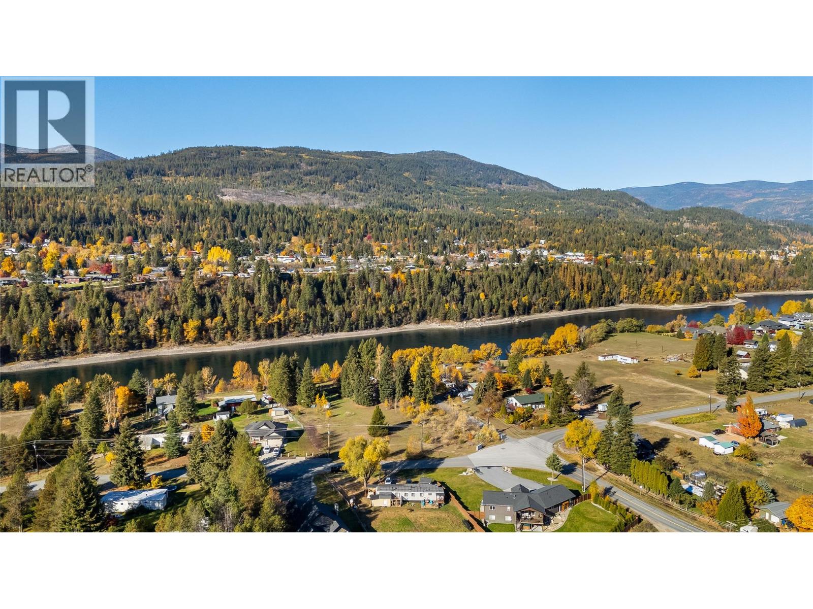 894 Waterloo Road, Castlegar, British Columbia  V1N 4K8 - Photo 14 - 10404838
