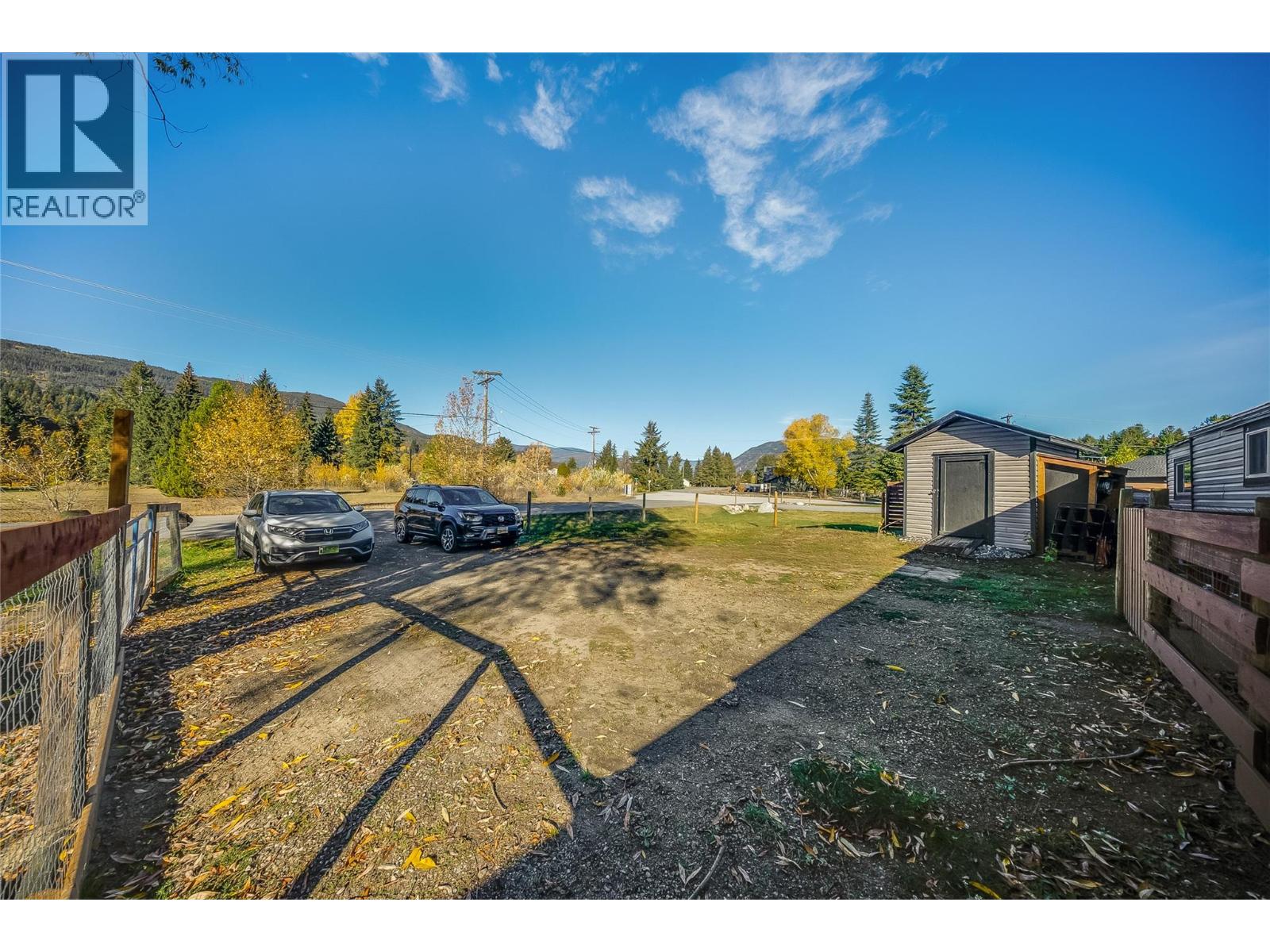894 Waterloo Road, Castlegar, British Columbia  V1N 4K8 - Photo 19 - 10404838