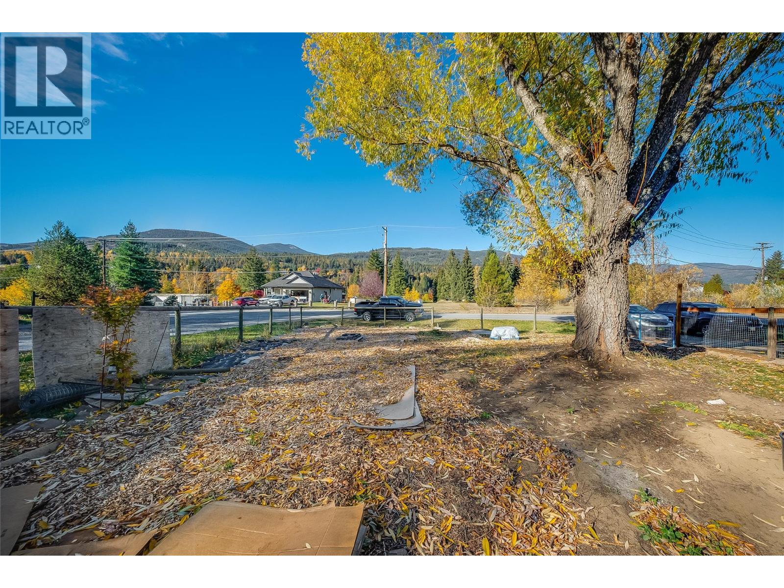 894 Waterloo Road, Castlegar, British Columbia  V1N 4K8 - Photo 23 - 10404838