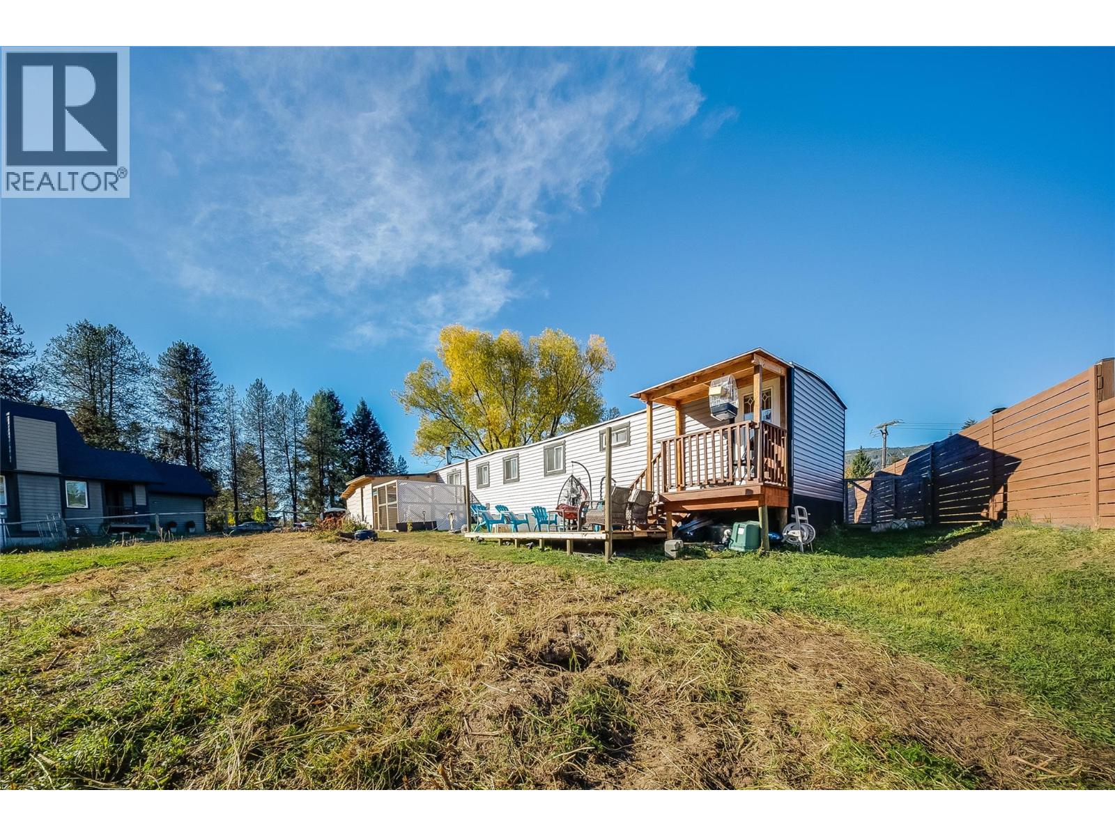 894 Waterloo Road, Castlegar, British Columbia  V1N 4K8 - Photo 30 - 10404838
