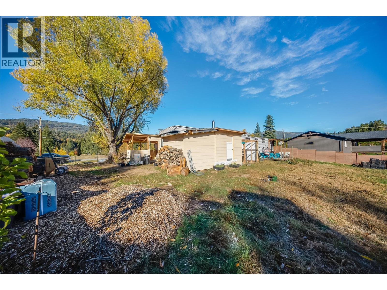 894 Waterloo Road, Castlegar, British Columbia  V1N 4K8 - Photo 32 - 10404838
