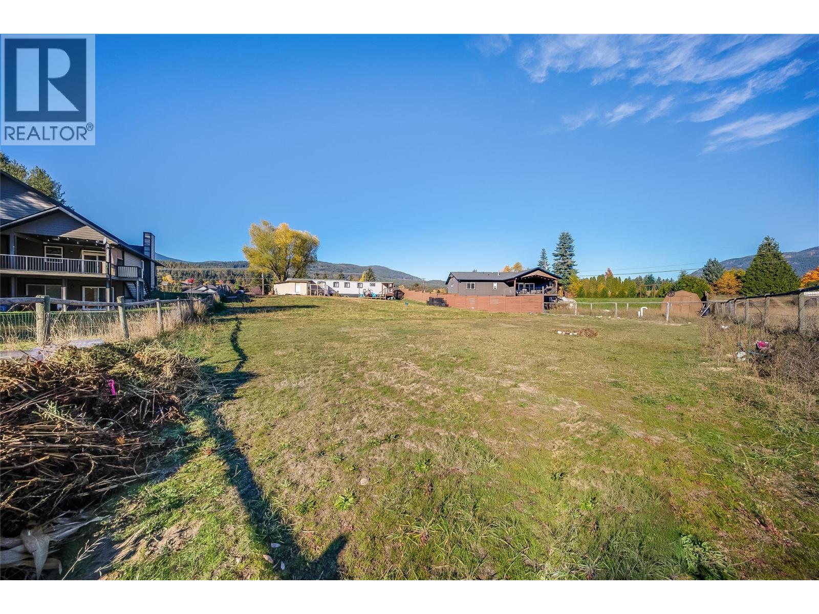 894 Waterloo Road, Castlegar, British Columbia  V1N 4K8 - Photo 33 - 10404838