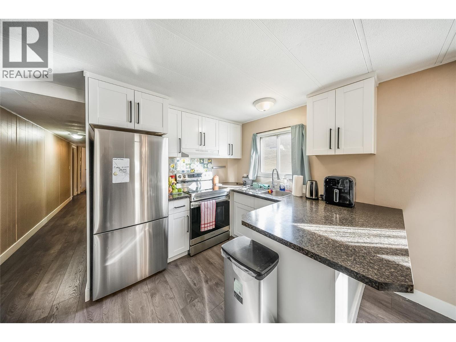 894 Waterloo Road, Castlegar, British Columbia  V1N 4K8 - Photo 42 - 10404838