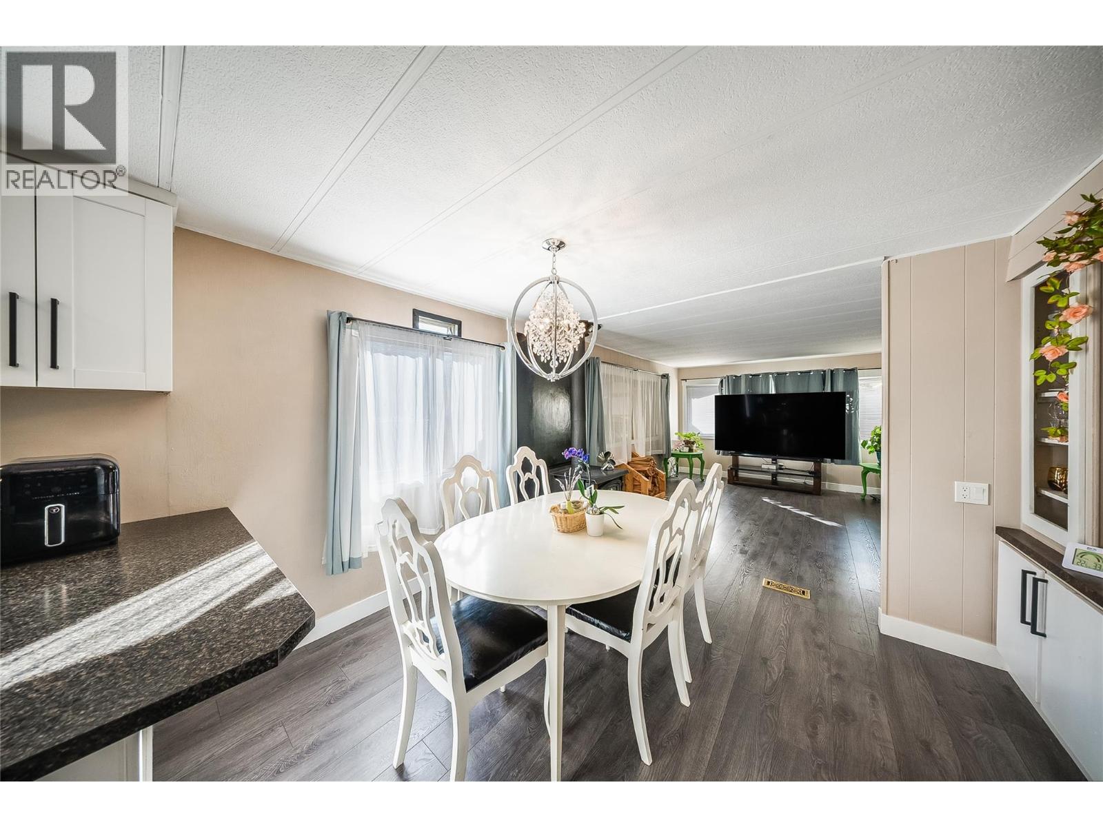 894 Waterloo Road, Castlegar, British Columbia  V1N 4K8 - Photo 43 - 10404838
