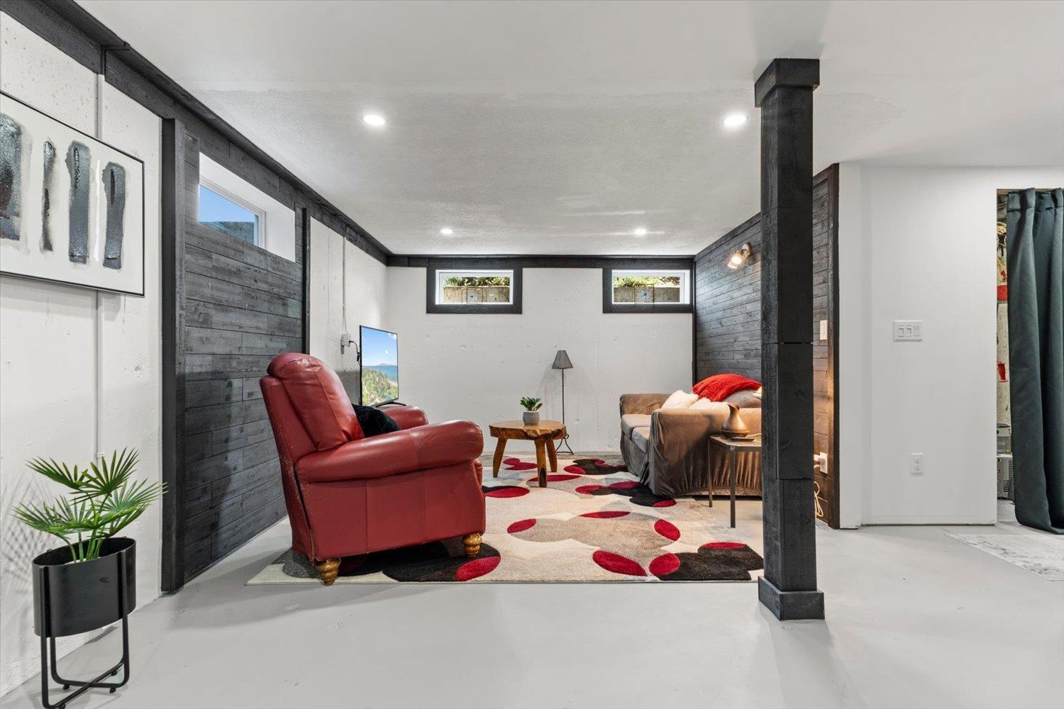 1752 CEDAR PLACE|Agassiz