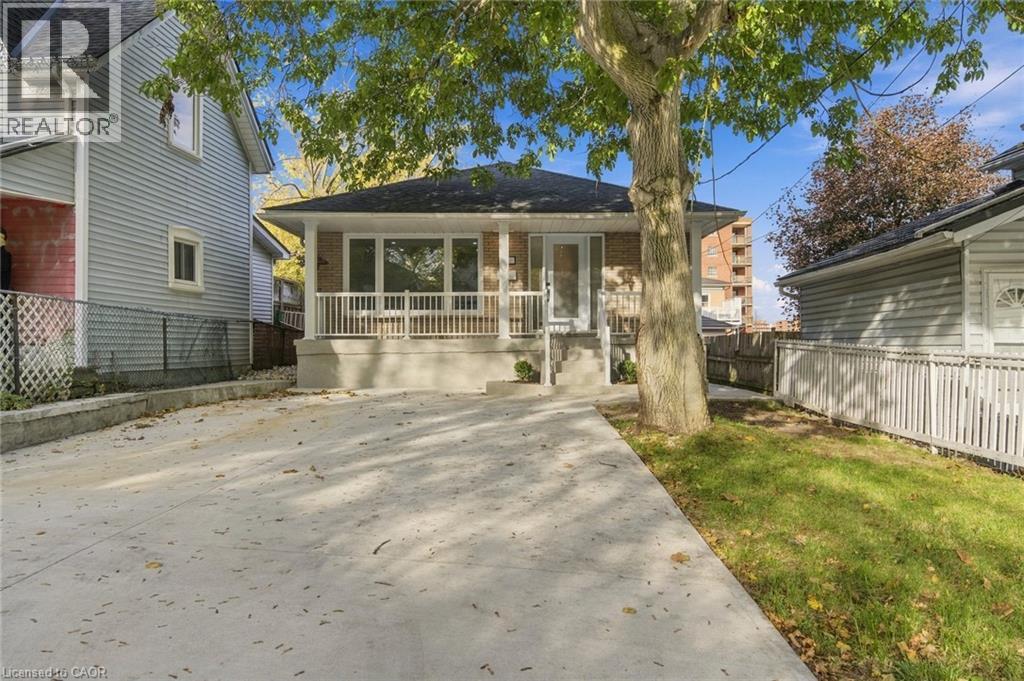 16 ELM Avenue, Stoney Creek, Ontario