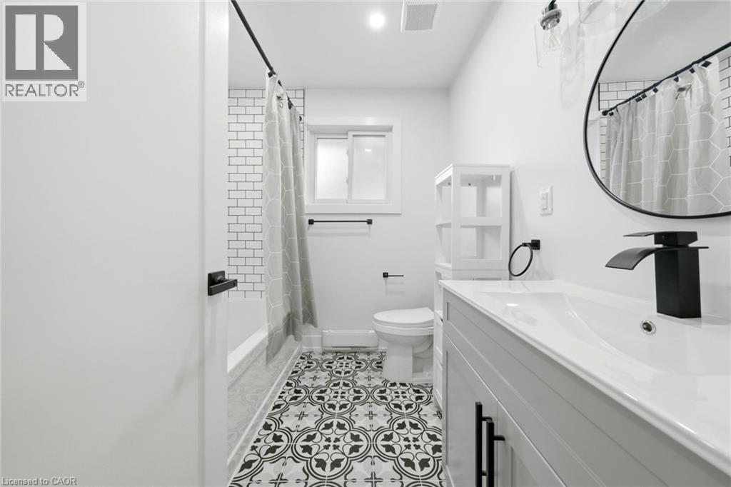 16 Elm Avenue, Stoney Creek, Ontario  L8G 2W1 - Photo 21 - 40875062