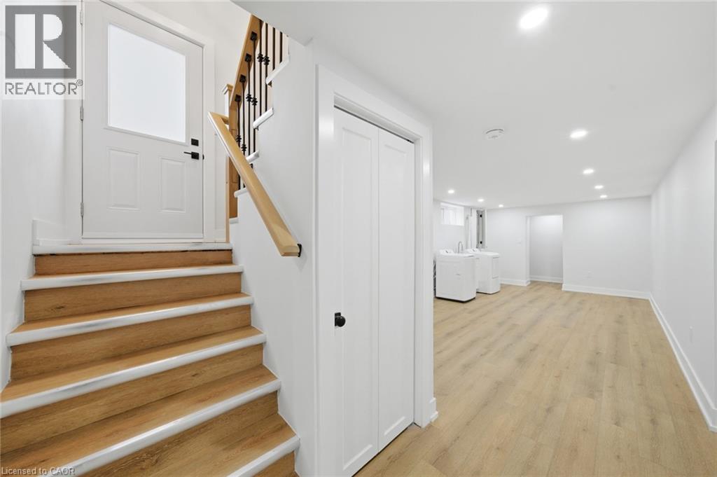 16 Elm Avenue, Stoney Creek, Ontario  L8G 2W1 - Photo 24 - 40875062