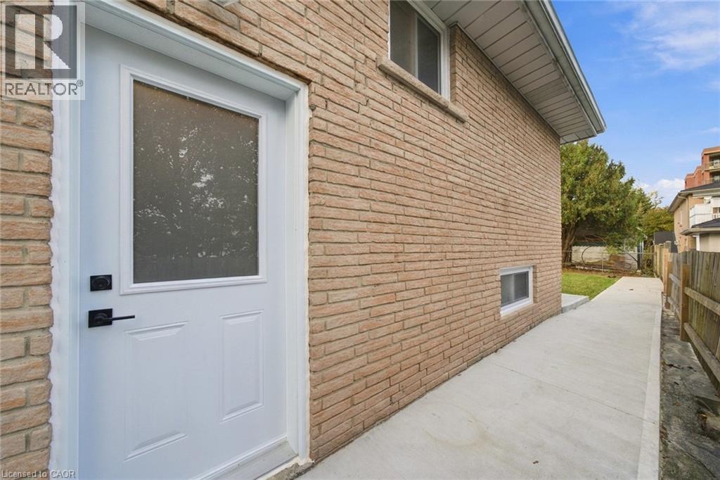 16 Elm Avenue, Stoney Creek, Ontario  L8G 2W1 - Photo 31 - 40875062