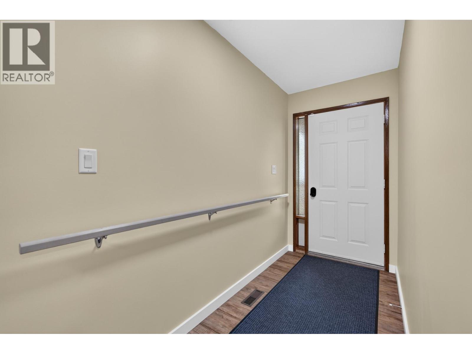 604 Pine Street, Ashcroft, British Columbia  V0K 1A0 - Photo 4 - 10404772