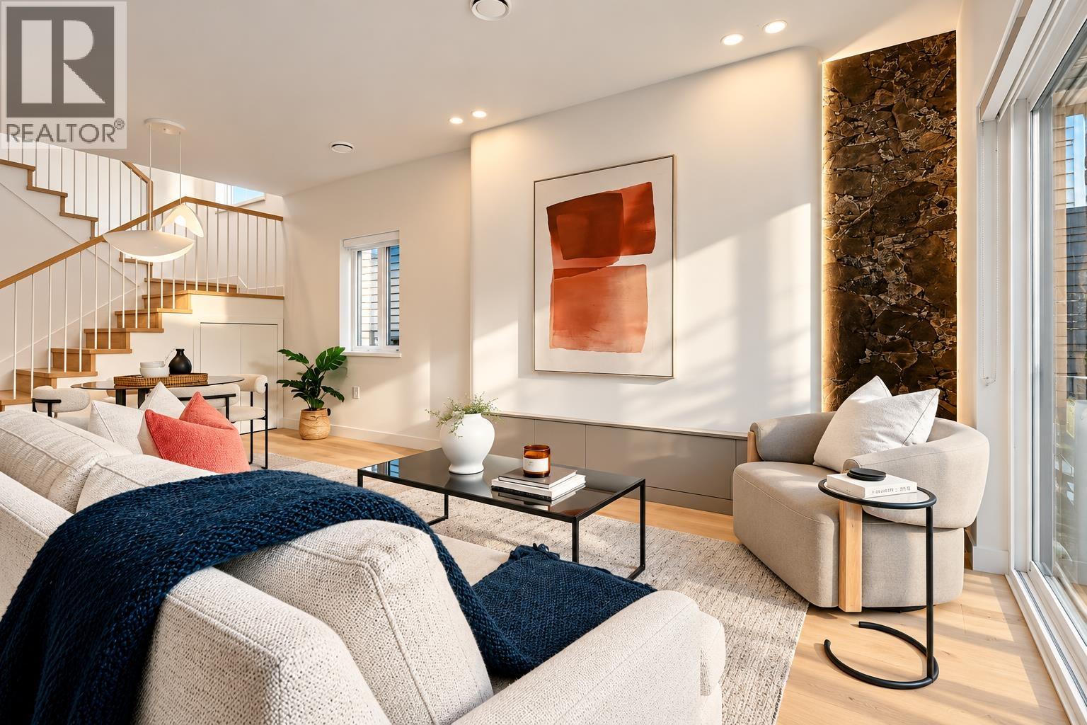 1 2211 William Street, Vancouver, British Columbia  V5L 2S5 - Photo 3 - R3178911