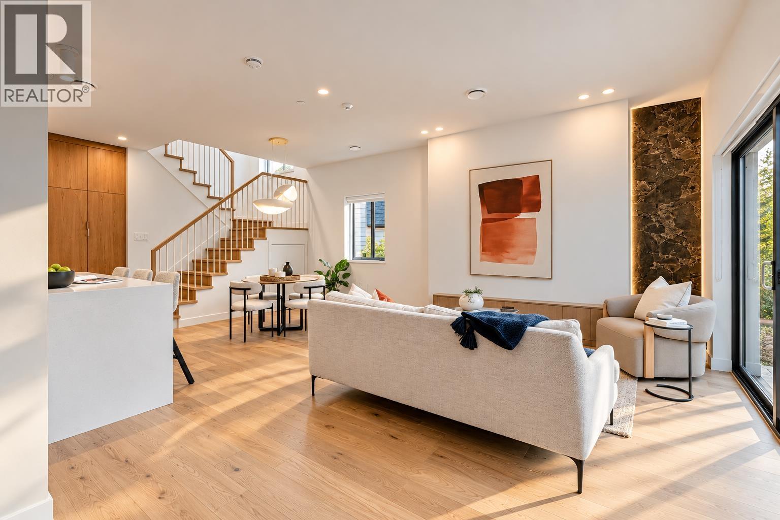 1 2211 William Street, Vancouver, British Columbia  V5L 2S5 - Photo 2 - R3178911