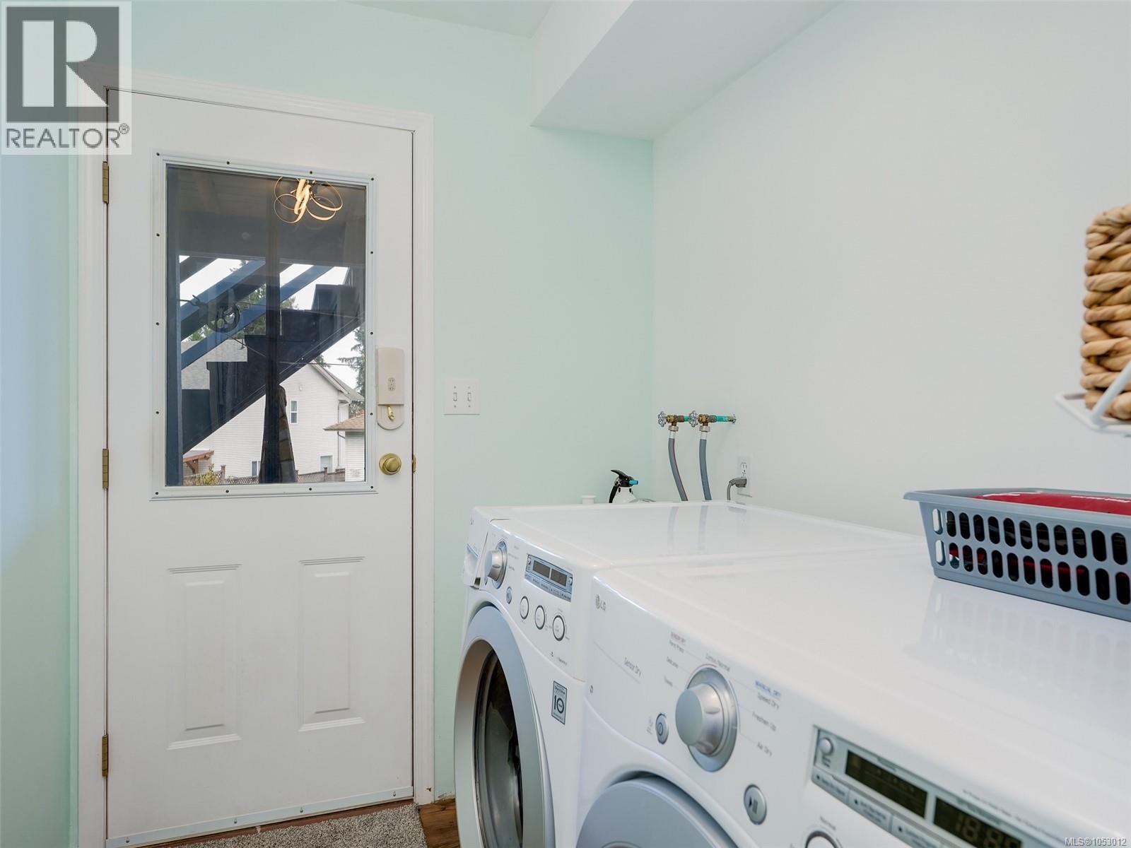 1464 Patricia Pl