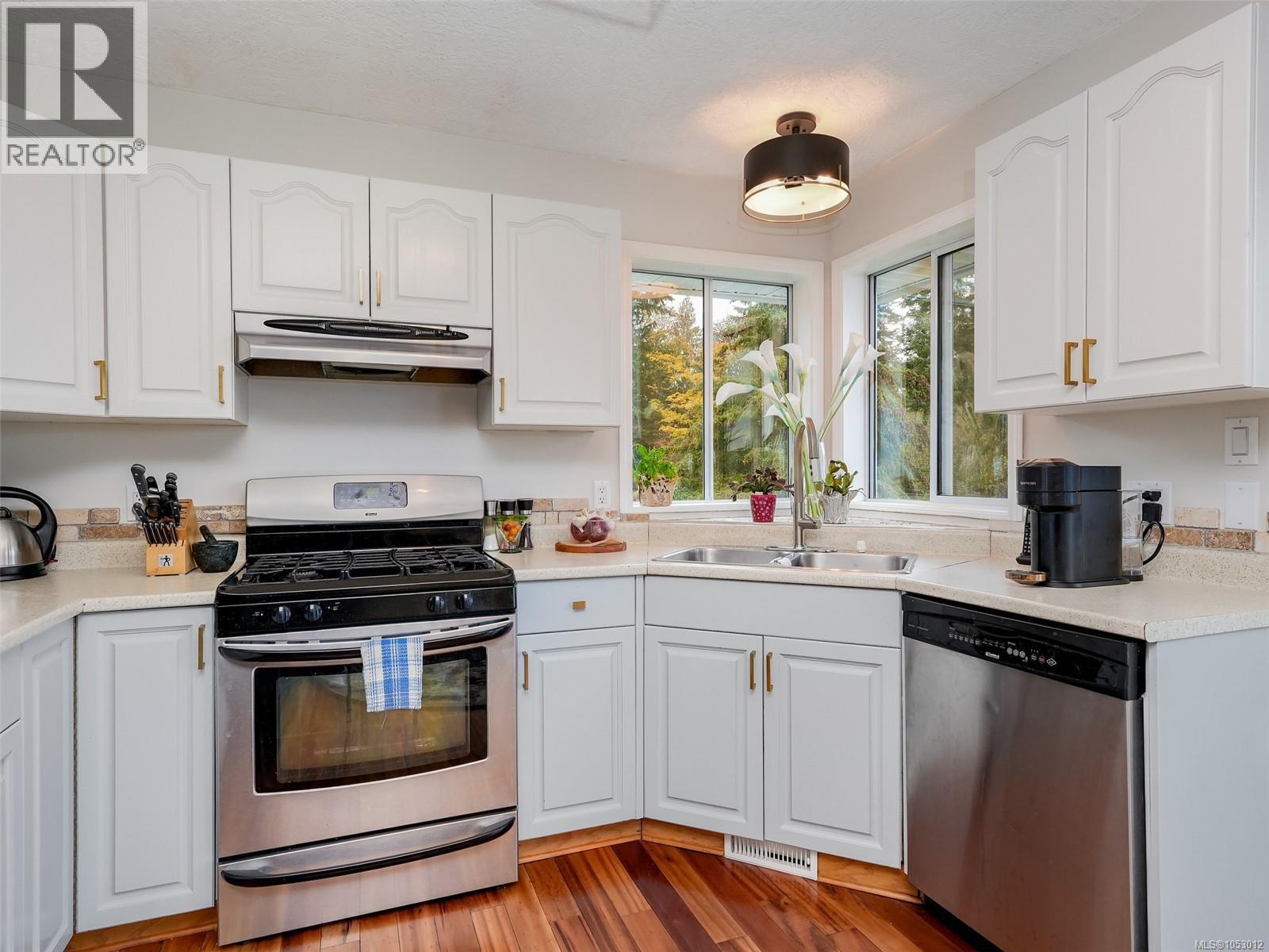 1464 Patricia Pl