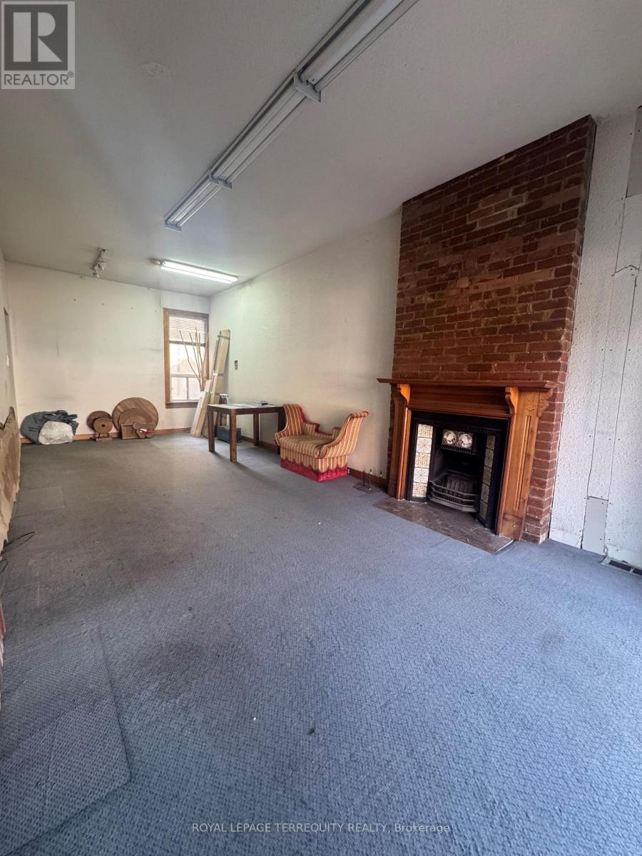 Front Main Flr - 743 Gerrard Street E, Toronto, Ontario  M4M 1Y5 - Photo 8 - E13854048