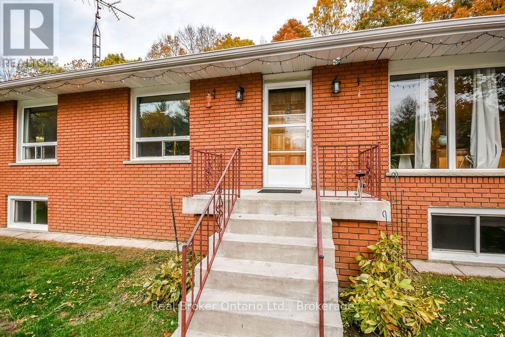 22 Oakwood Avenue, Tiny, Ontario  L9M 0J2 - Photo 3 - S14130364