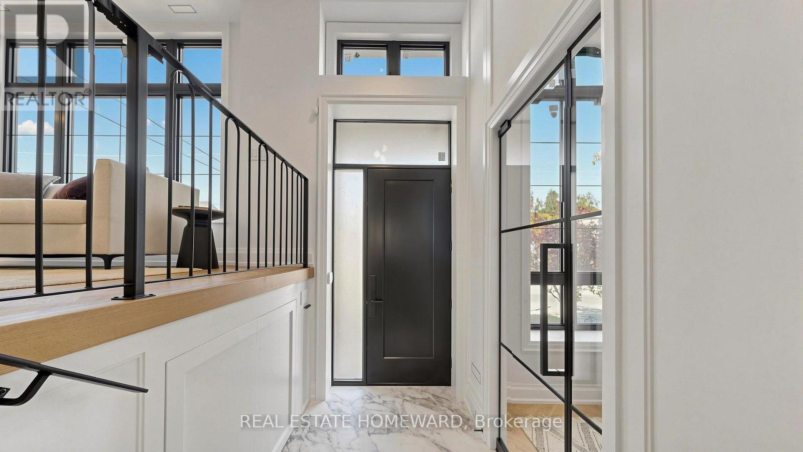 333 Glengarry Avenue, Toronto, Ontario  M5M 1E5 - Photo 2 - C14130286