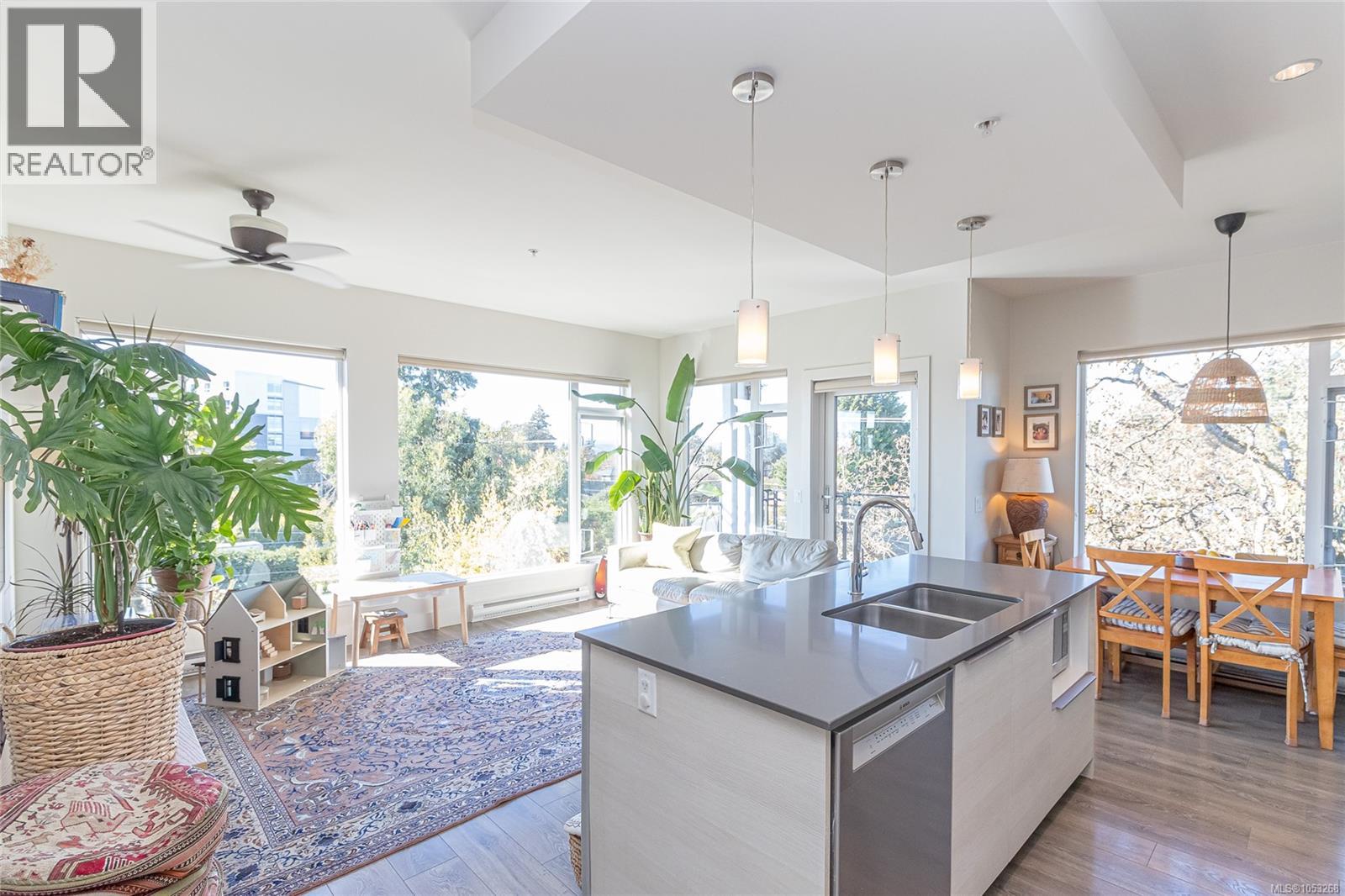 403 3815 Rowland Ave