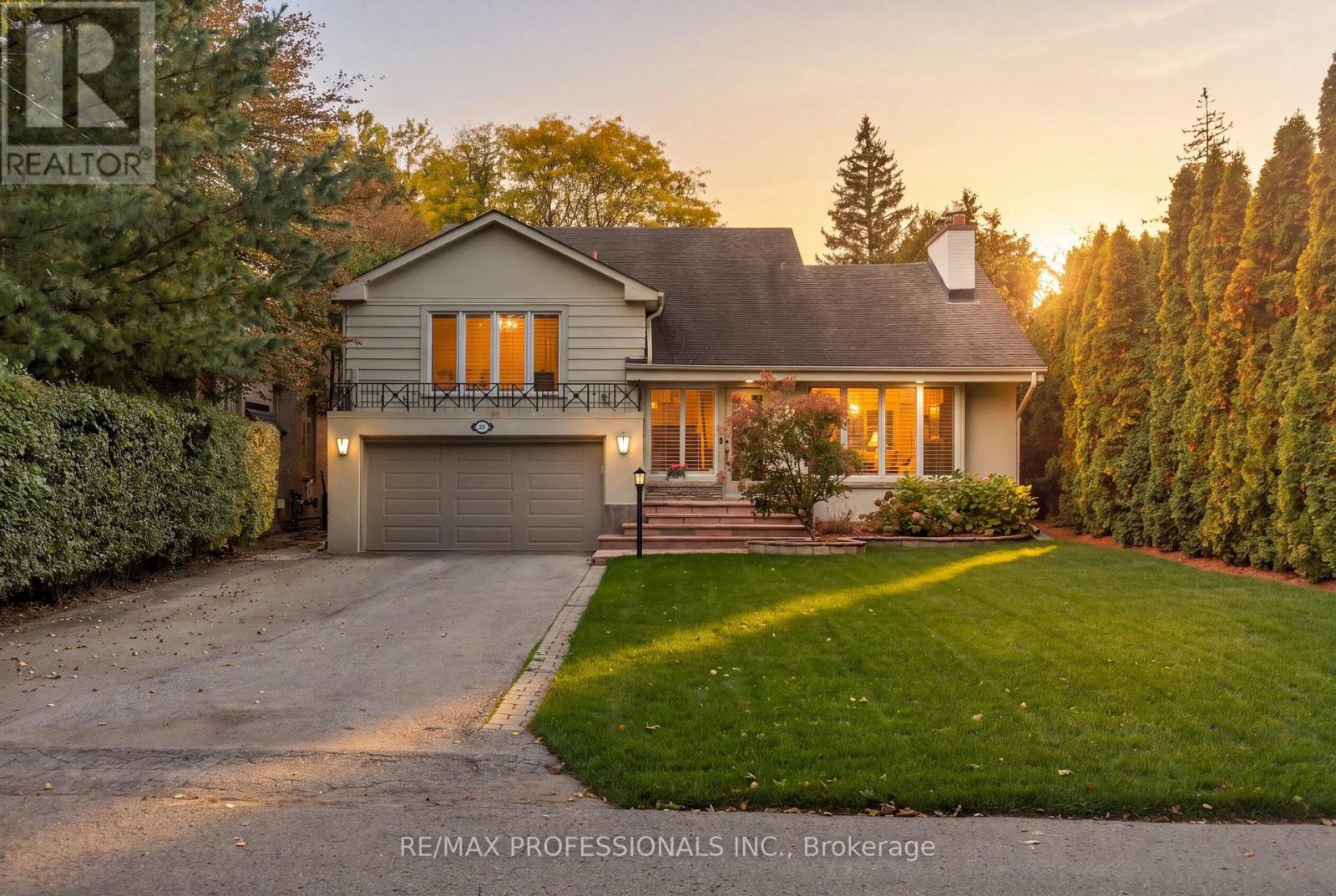 25 Colwood Road, Toronto, Ontario  M9A 4E5 - Photo 2 - W14130316
