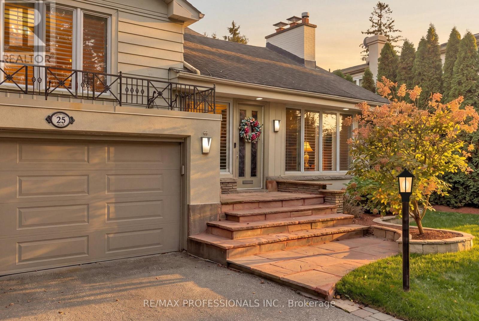 25 Colwood Road, Toronto, Ontario  M9A 4E5 - Photo 4 - W14130316