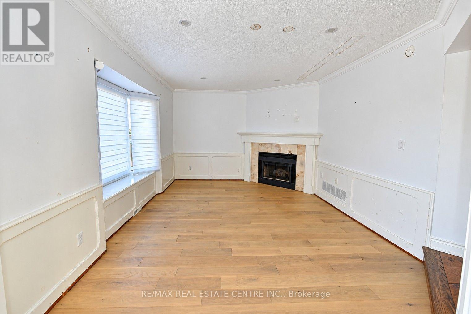 1307 Saddler Circle, Oakville, Ontario  L6M 2X7 - Photo 4 - W14130360