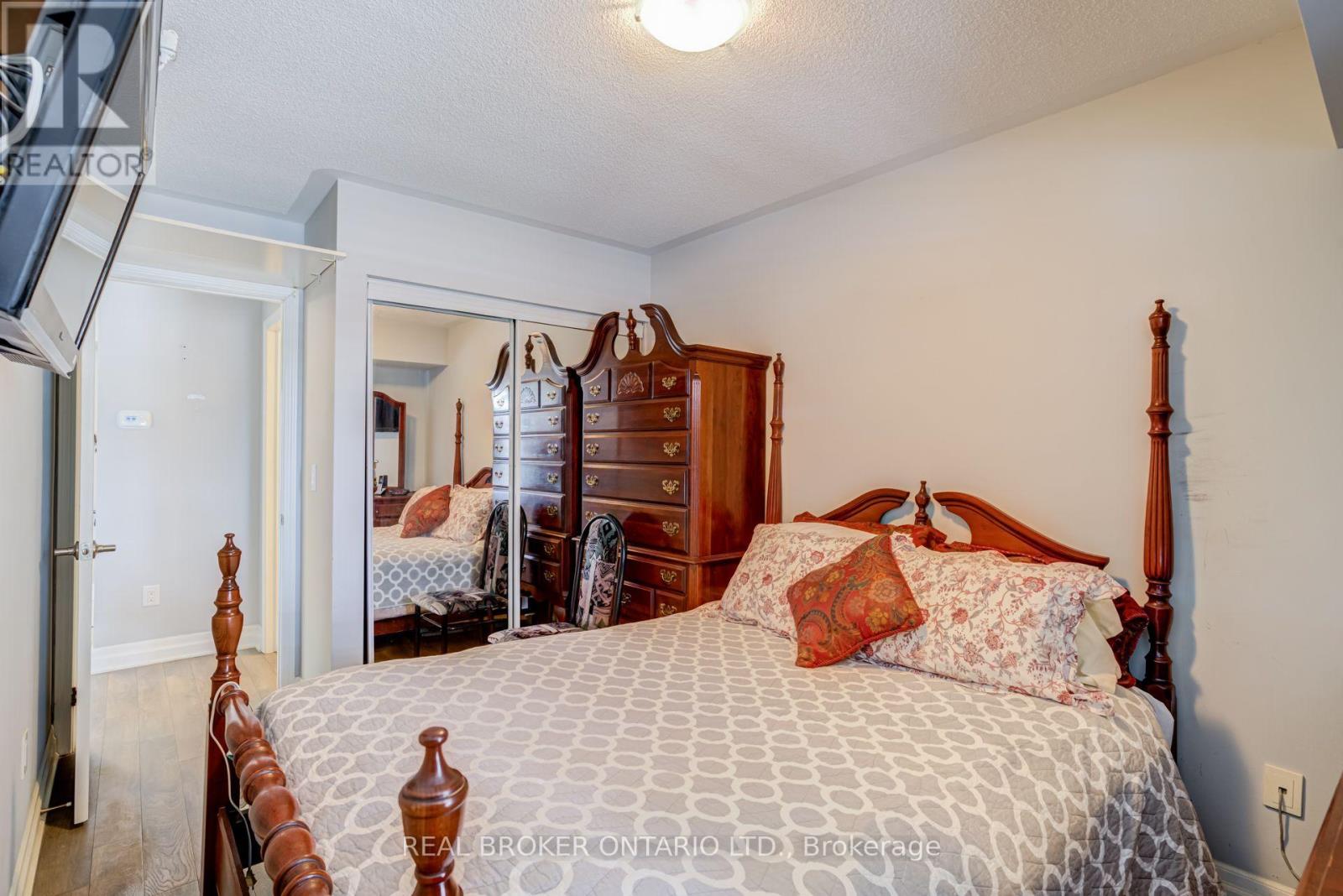 1045 Nadalin Heights, Milton, Ontario  L9T 8R5 - Photo 18 - W14130402