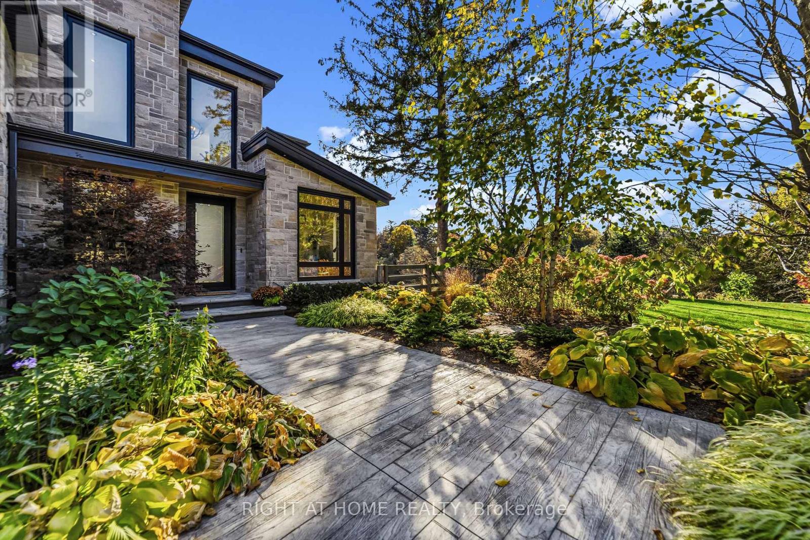 972 Governors Road, Hamilton, Ontario  L9H 5E3 - Photo 37 - X14130370