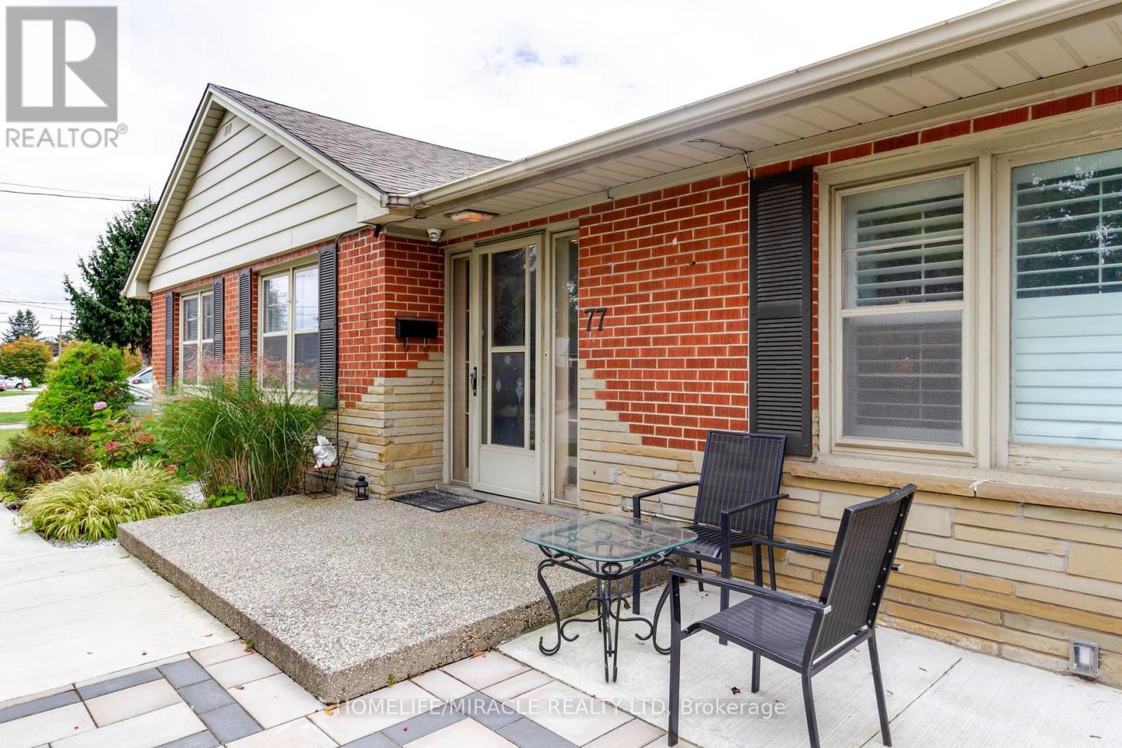 77 Randall Avenue, Hamilton, Ontario  L8G 2K8 - Photo 2 - X14130392