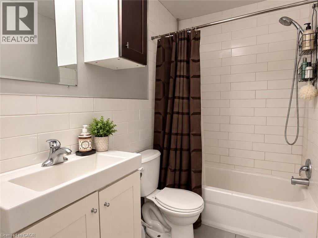 379 Holly Street, Waterloo, Ontario  N2L 4G5 - Photo 20 - 40873860